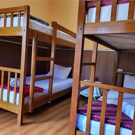 מטאראם Dewi Sri Guesthouse מראה חיצוני תמונה