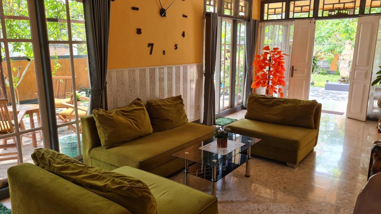 מטאראם Dewi Sri Guesthouse מראה חיצוני תמונה