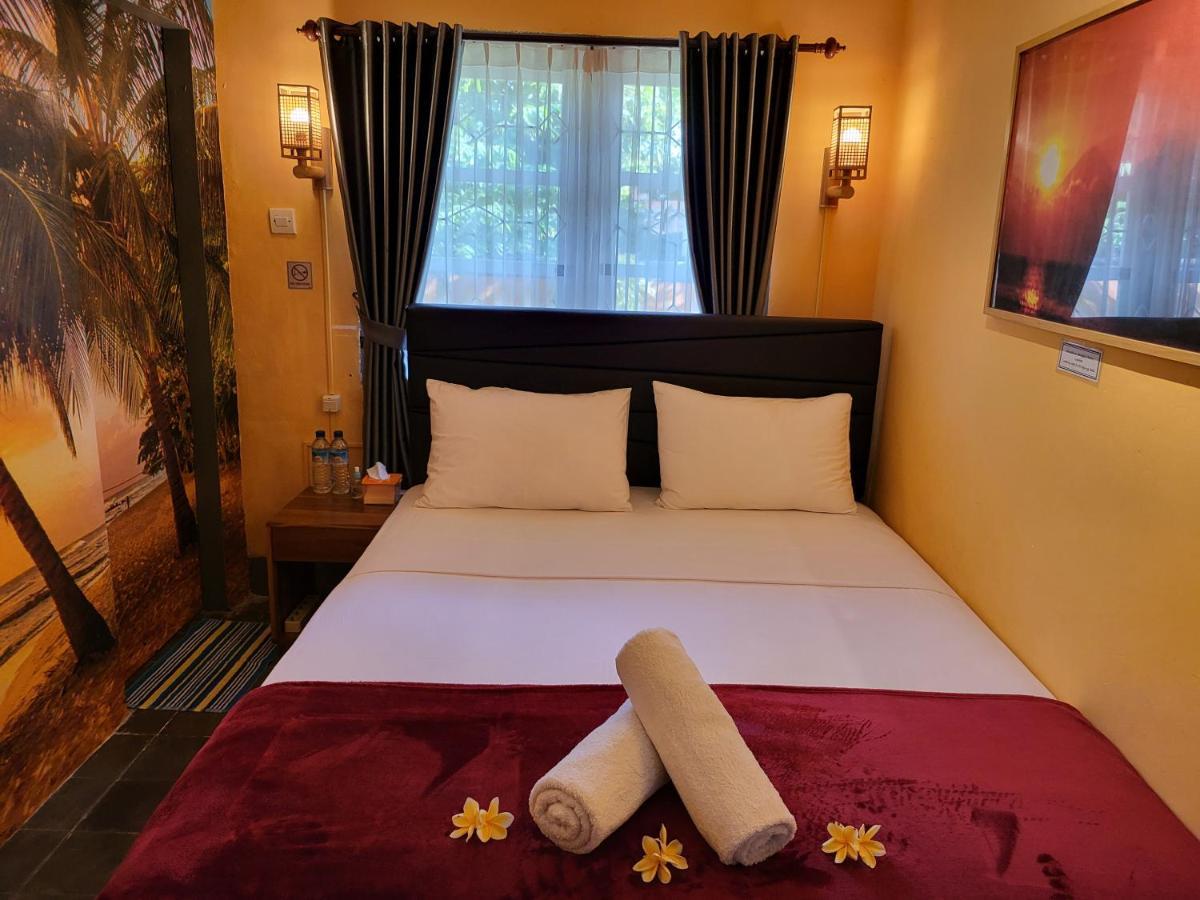 מטאראם Dewi Sri Guesthouse מראה חיצוני תמונה