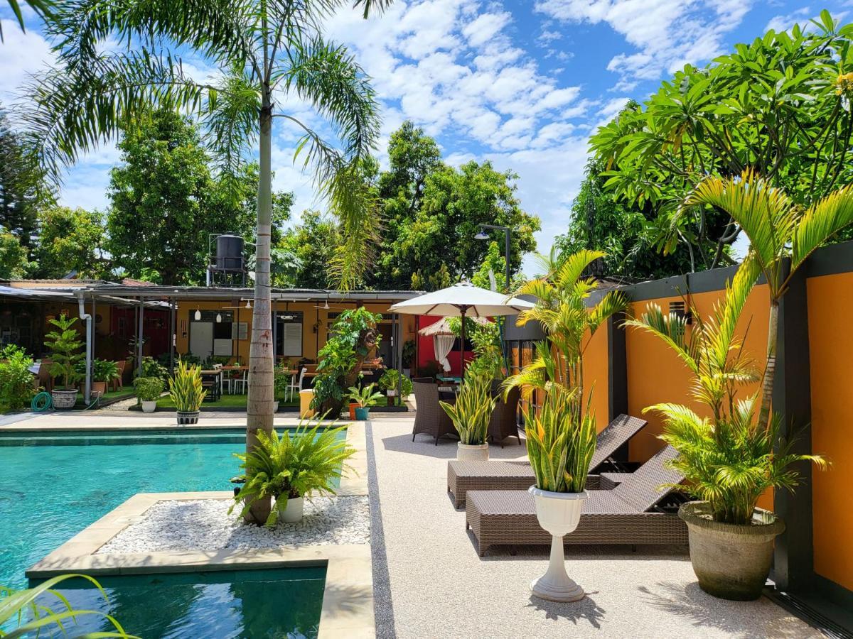 מטאראם Dewi Sri Guesthouse מראה חיצוני תמונה