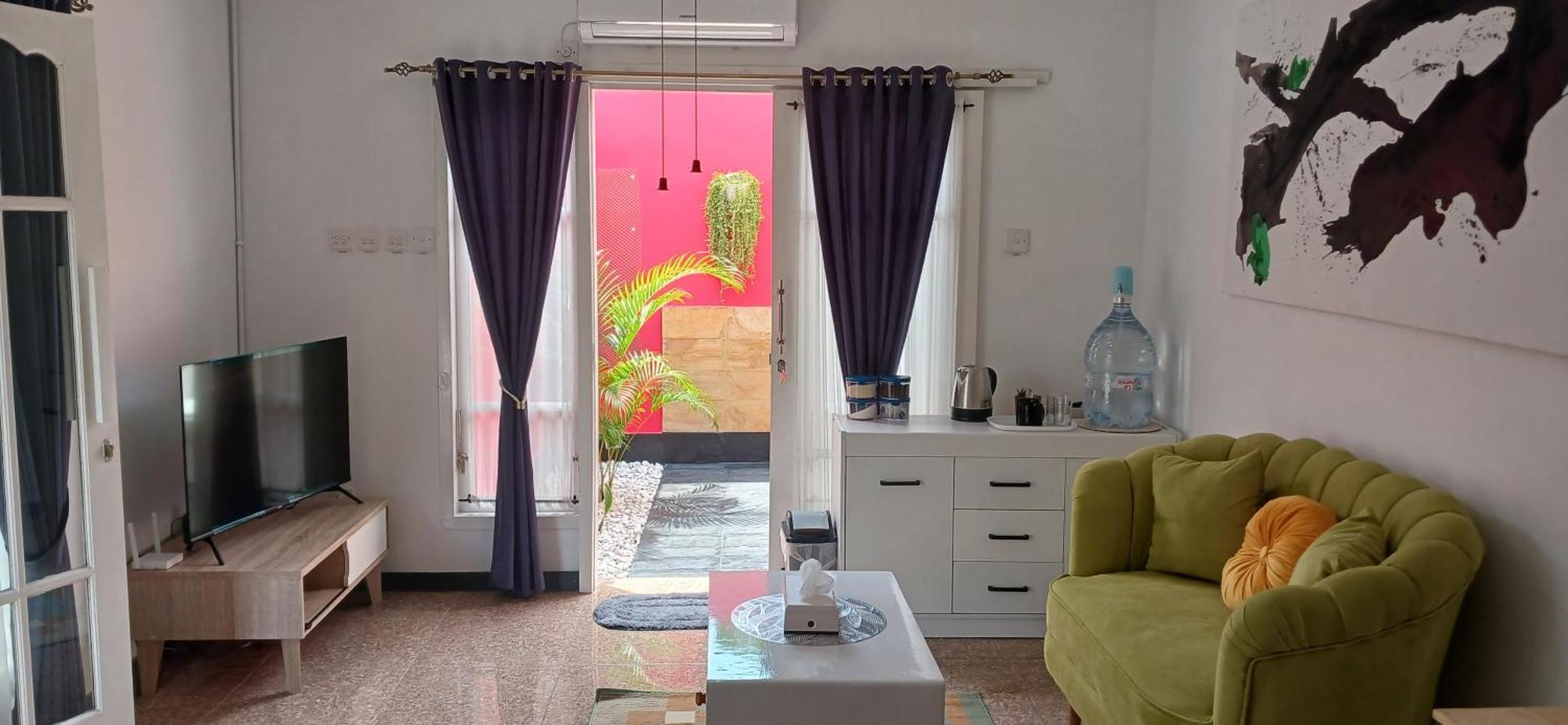 מטאראם Dewi Sri Guesthouse מראה חיצוני תמונה