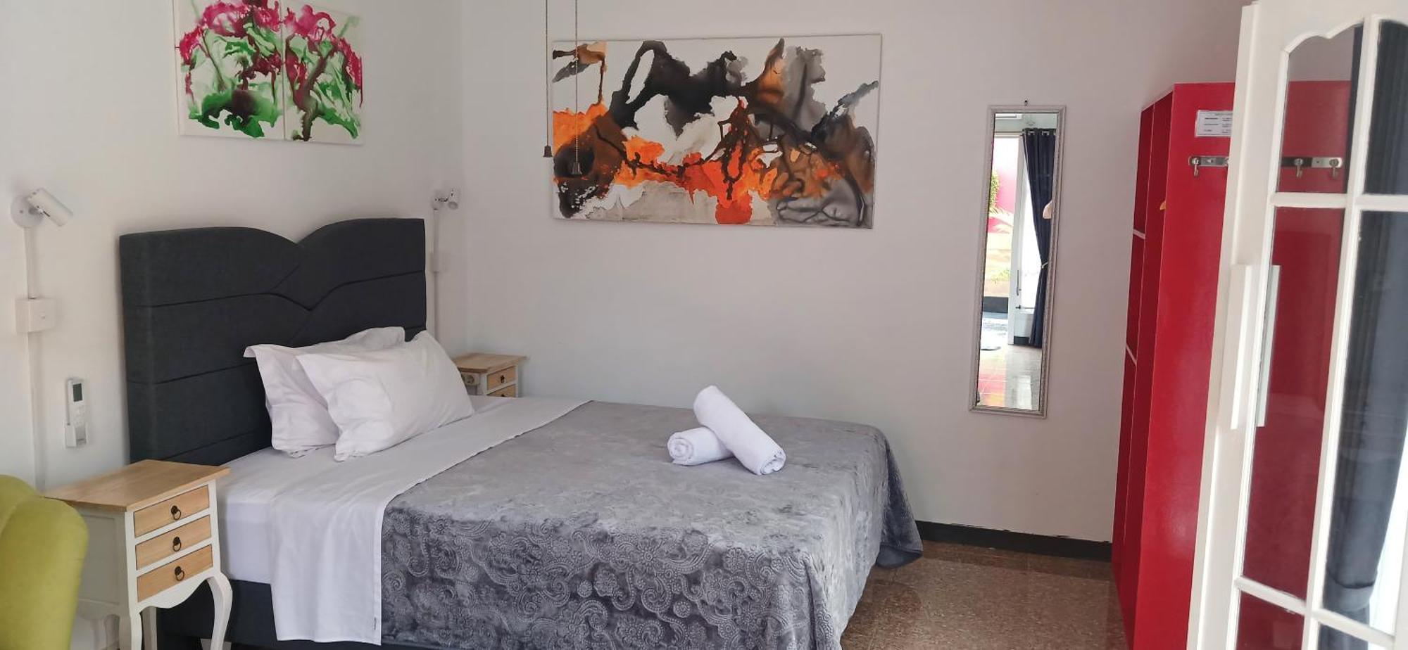 מטאראם Dewi Sri Guesthouse מראה חיצוני תמונה