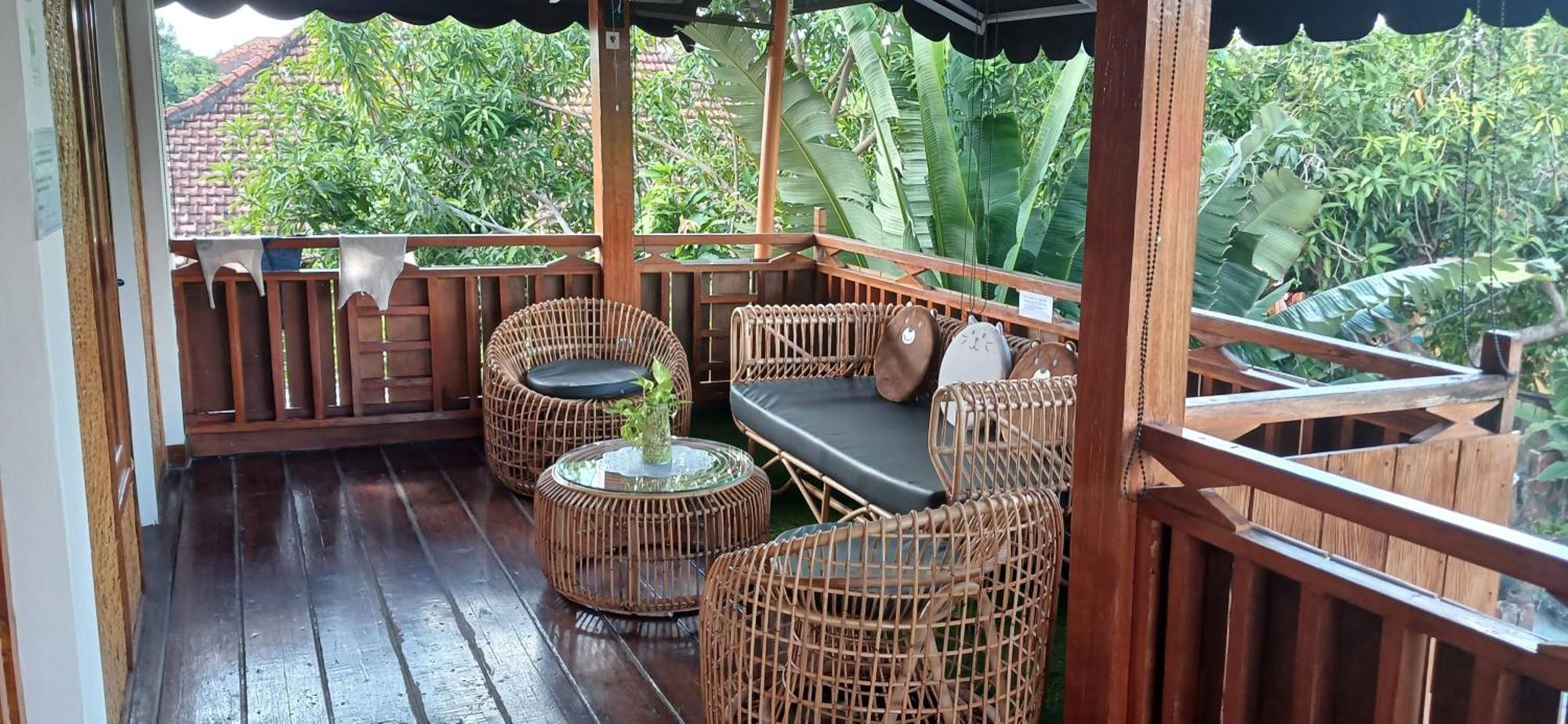 מטאראם Dewi Sri Guesthouse מראה חיצוני תמונה