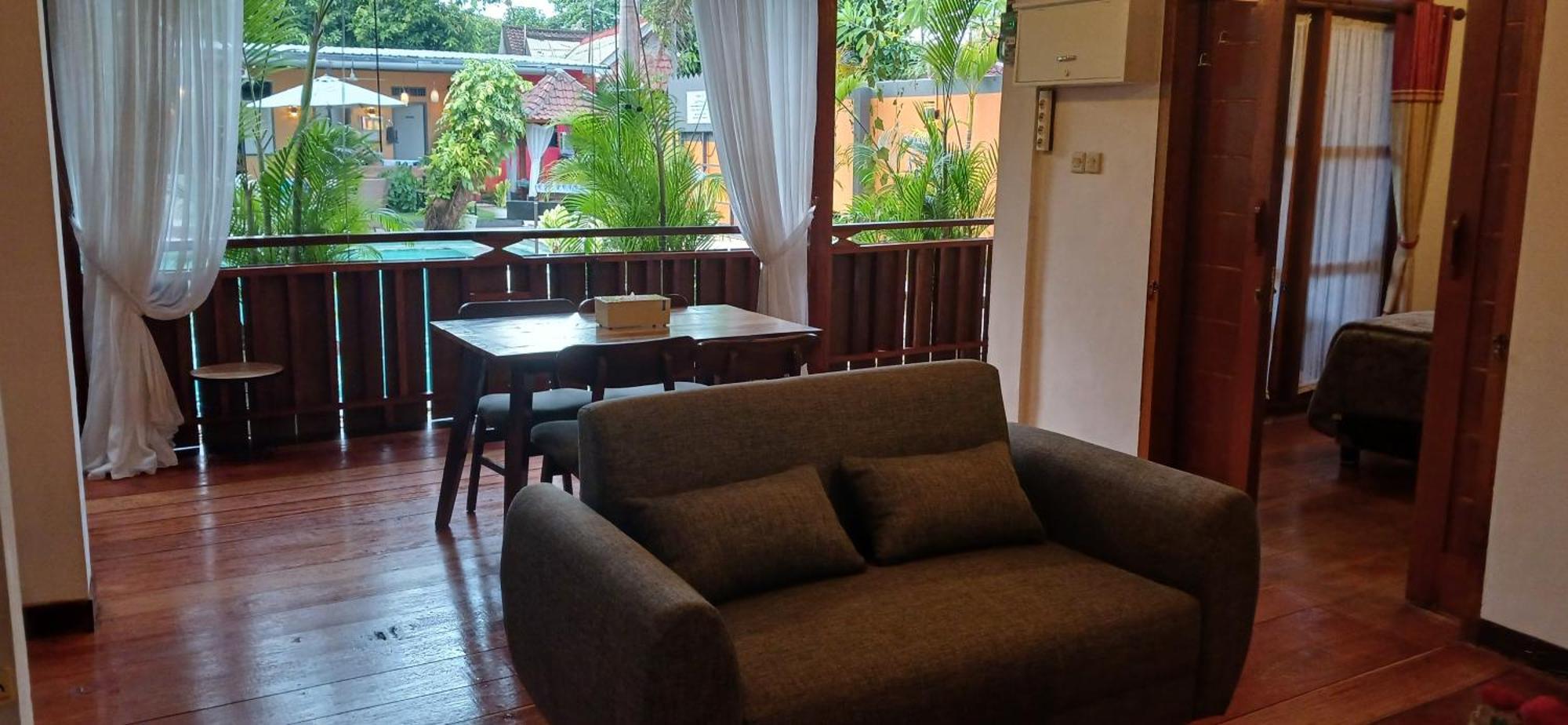 מטאראם Dewi Sri Guesthouse מראה חיצוני תמונה