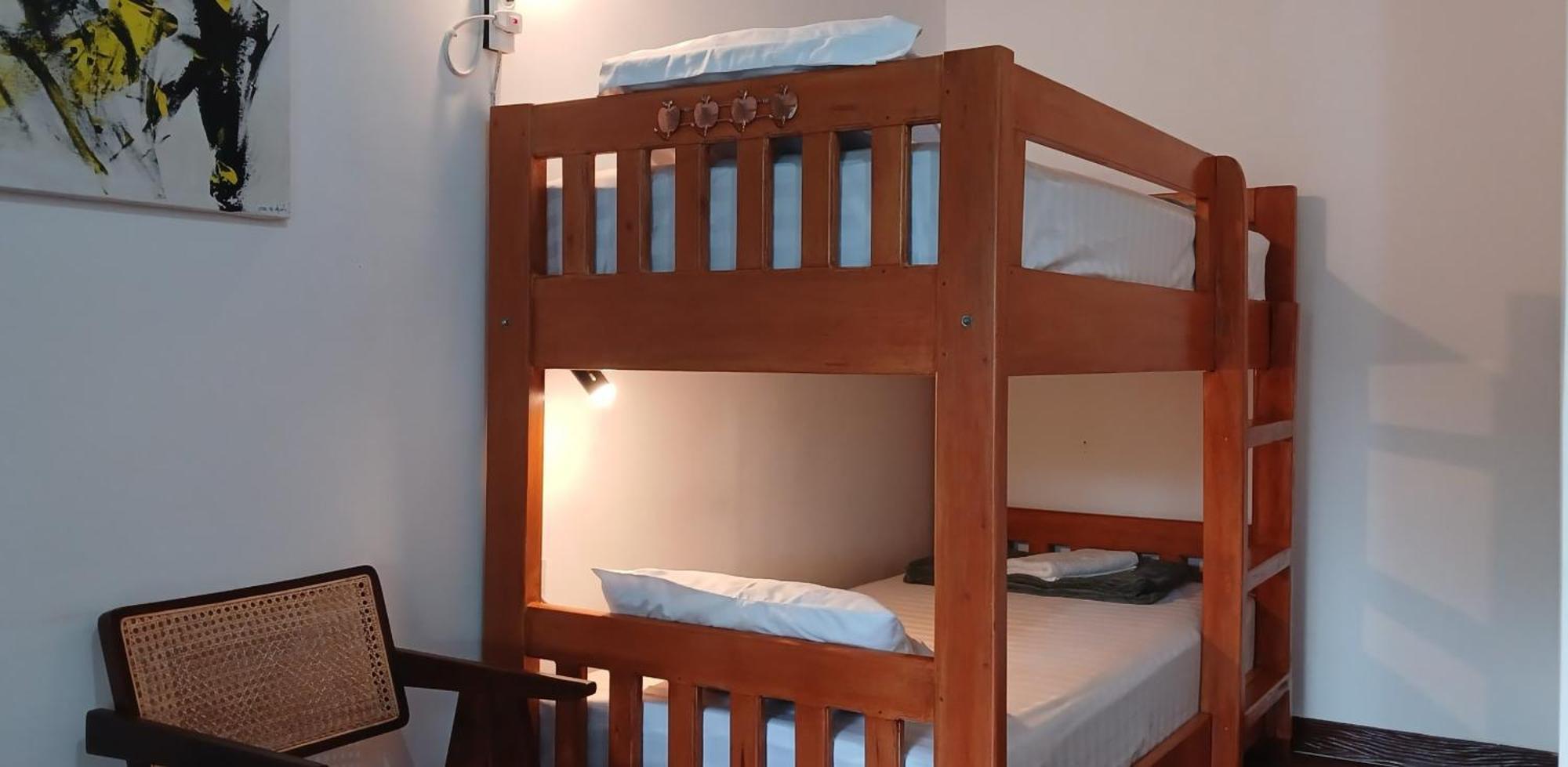 מטאראם Dewi Sri Guesthouse מראה חיצוני תמונה